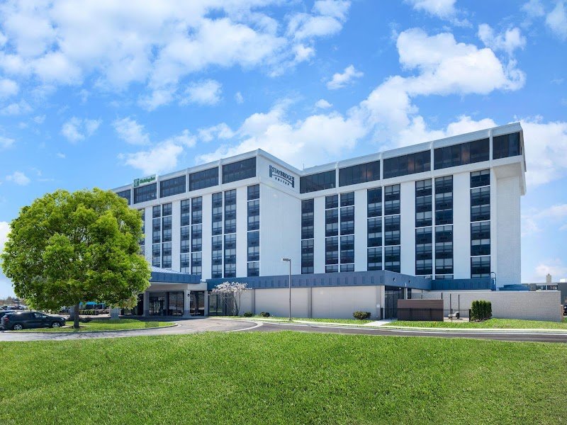 Holiday Inn Chicago O'Hare Rosemont exterior on Mannheim Road